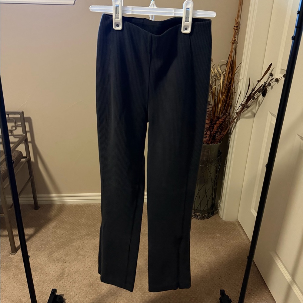 Lululemon Ribbed Softstreme Cropped Pant - Picture 3 of 8